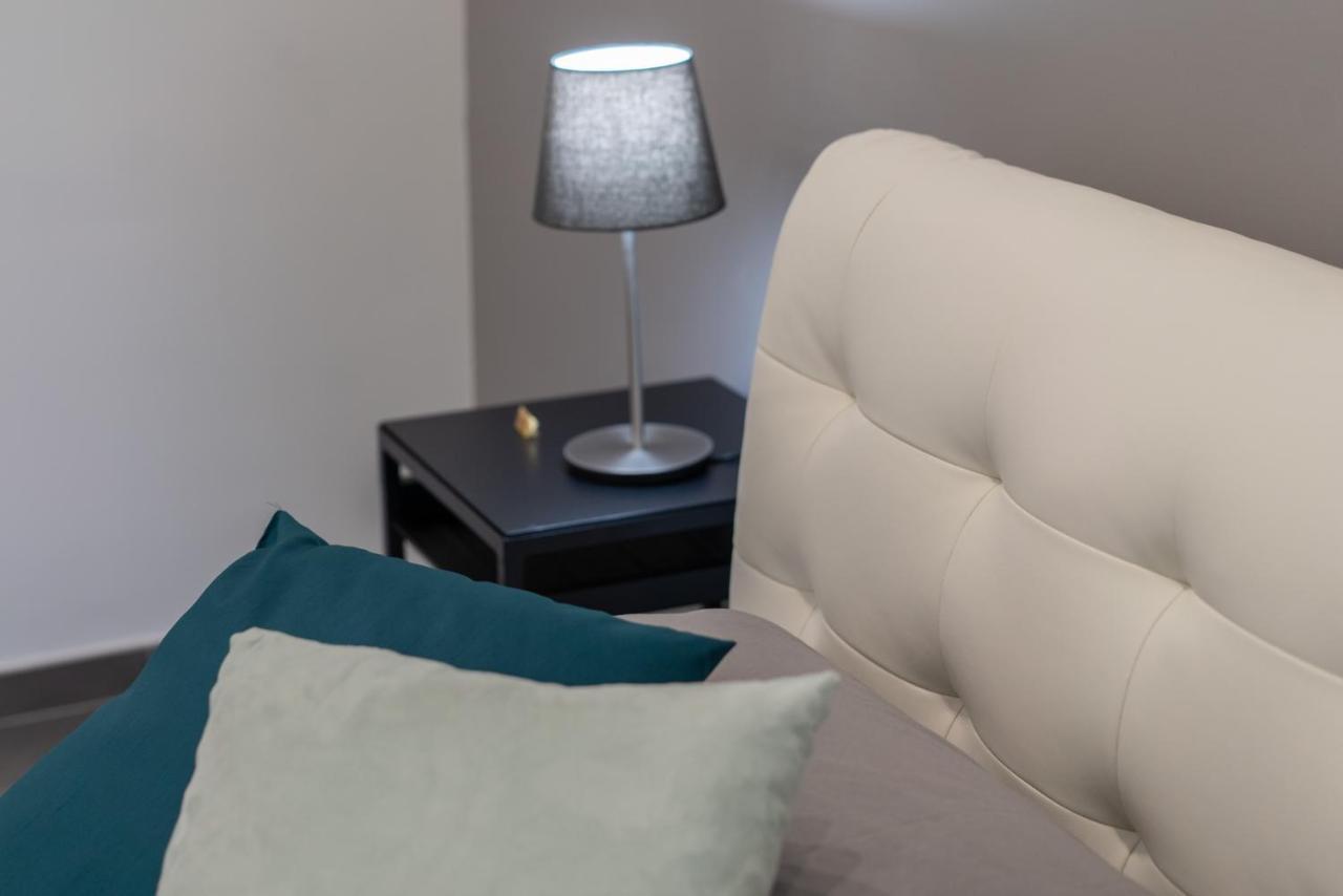 Doria Suites Napoli Bagian luar foto