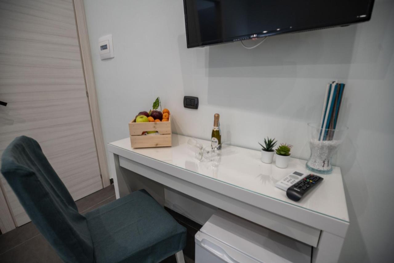Doria Suites Napoli Bagian luar foto