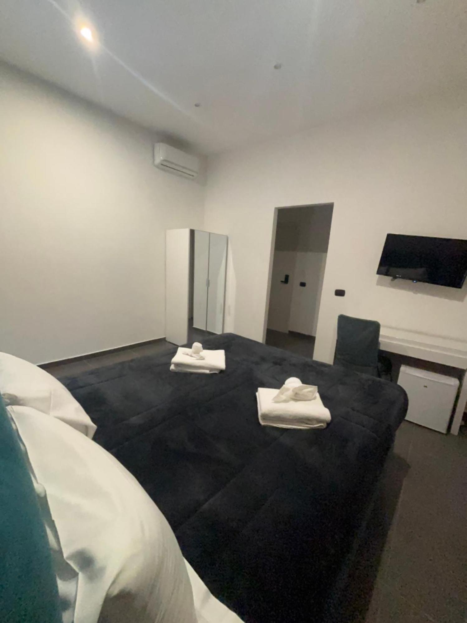 Doria Suites Napoli Bagian luar foto